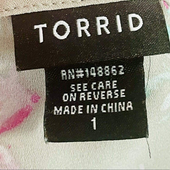 Floral Torrid ruffle blouse - Picture 4 of 4